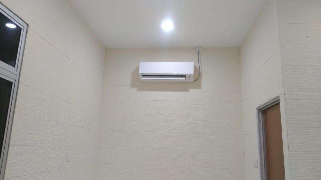 Teratak Sherra Roomstay Macang Bagian luar foto